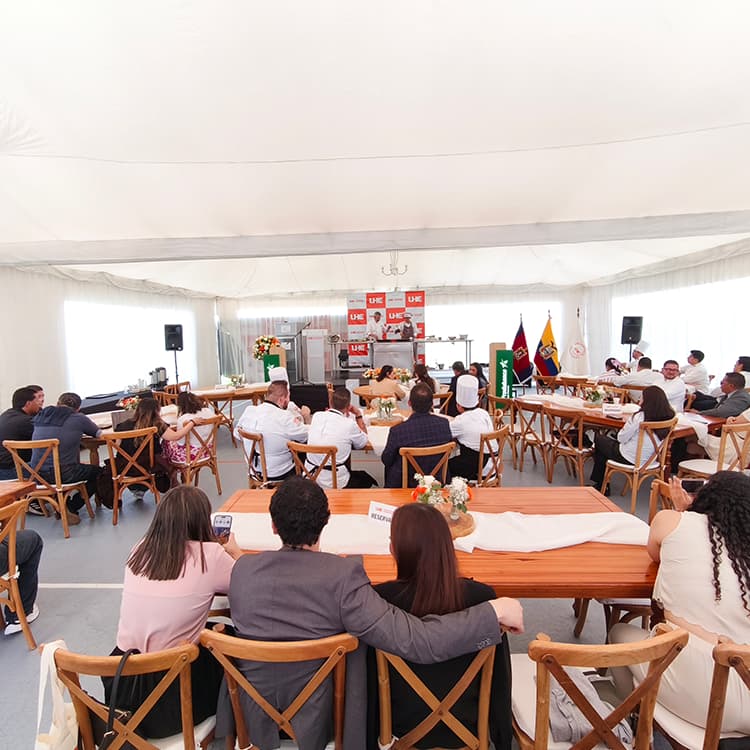 Universidad Hemisferios da la bienvenida al chef Henry Richardson como Director de la Escuela de Gastronomía