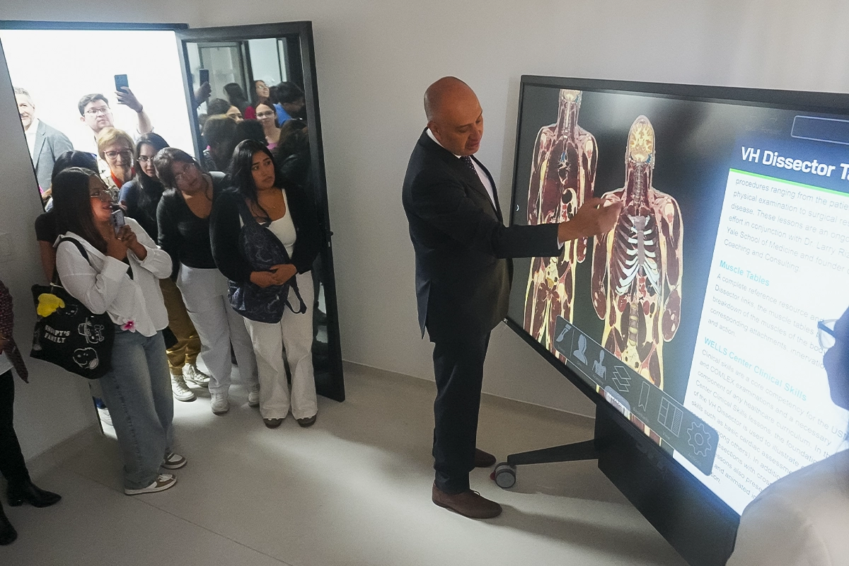 Mesa interactiva de anatomía