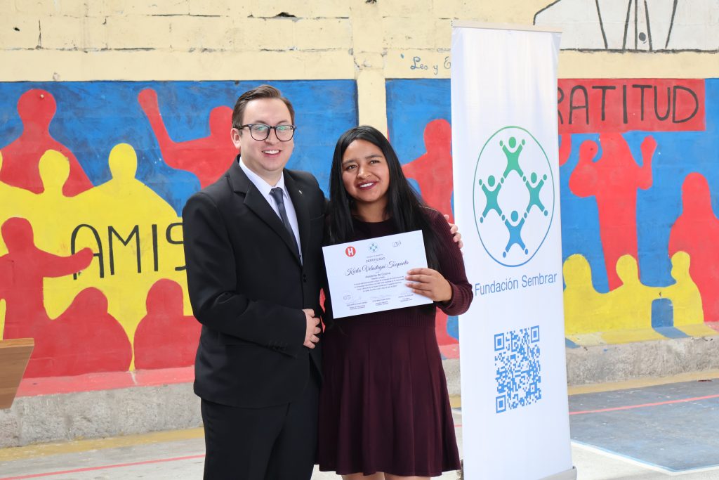 Graduación de Escuela de gastronomía 2024 - Universidad Hemisferios Graduación de Escuela de gastronomía 2024