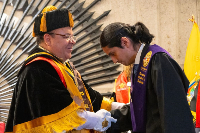 Roberto Viana Universidad Hemisferios Roberto Viana Alumni Uhe Recibe Doctorado Honoris Causa Por Su Labor Musical Y Social En Ecuador Y Paraguay Universidad Hemisferios Roberto Viana Universidad Hemisferios