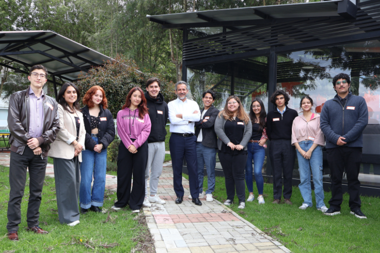 club de innovación con el rector UHE 4 Universidad Hemisferios Club De Innovación Del Rector Nueva Plataforma De Participación Estudiantil En La Uhe Universidad Hemisferios Club De Innovación Con El Rector Uhe 4 Universidad Hemisferios