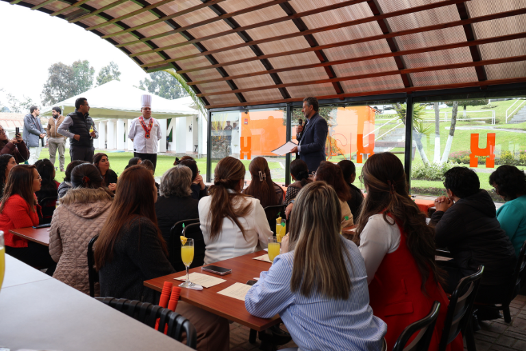 día de la madre 4 Universidad Hemisferios Uhe Celebró a Las Madres De Su Comunidad Con Un Brunch En El Restaurante Escuela De Gastronomía Universidad Hemisferios Día De La Madre 4 Universidad Hemisferios
