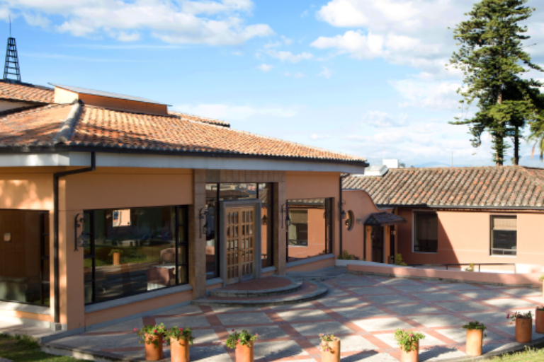 ide 1 - Universidad Hemisferios