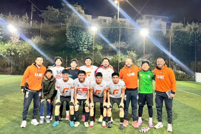 IMÁGENES NOTAS BLOG 4 Universidad Hemisferios Universidad Hemisferios Triunfa En El Torneo Copa Aniversario Sky 2025 novena Victoria Consecutiva