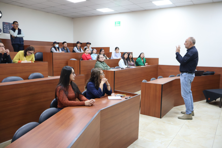 IMÁGENES NOTAS BLOG 6 Universidad Hemisferios Uhe Fortalece Su Cultura De Prevención Sobre Seguridad Y Salud Ocupacional