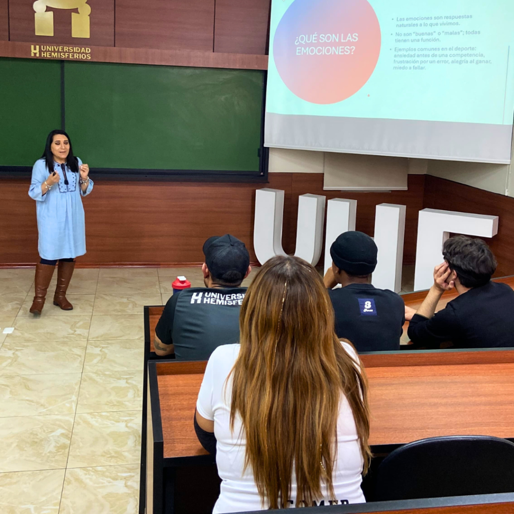 Bienestar Universitario promueve la gestión emocional con la charla “Emociones en juego”