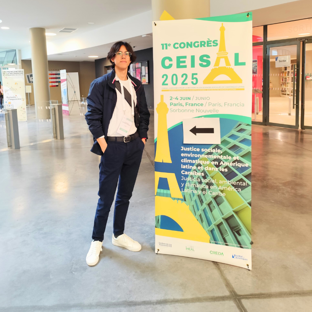 Egresado de la Universidad Hemisferios expone investigación sobre cooperación ambiental China–CELAC en Congreso CEISAL en París
