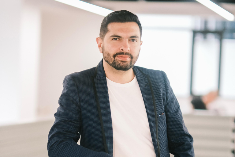 Alejandro Arosemena Alumni Uhe Que Lidera Una Agencia Digital Referente En Ecuador