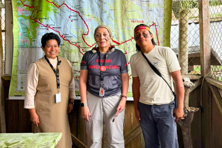 Clases Inglés turístico Universidad Hemisferios La Uhe Impulsa El Desarrollo Comunitario En La Amazonía Con Clases Inglés Turístico Para Jóvenes Indígenas