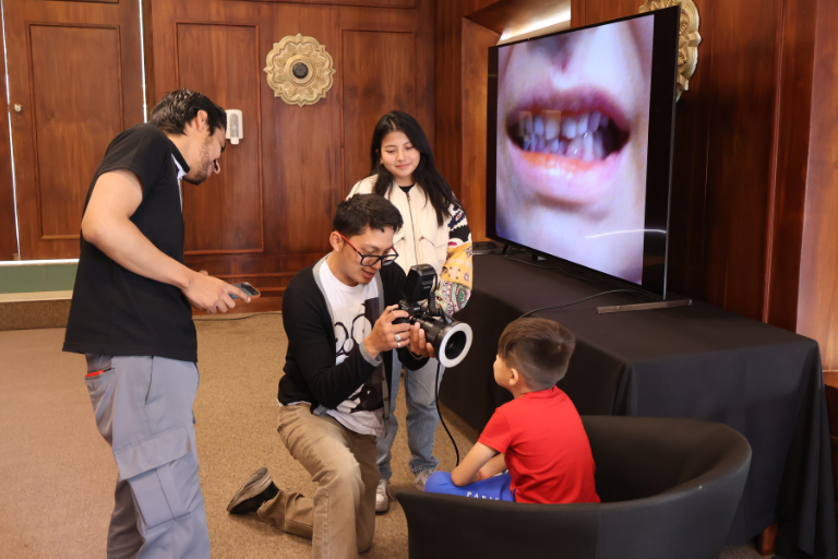 IMÁGENES NOTAS BLOG 13 Universidad Hemisferios La Uhe Impulsa La Excelencia Odontológica Con Innovador Taller De Fotografía Dental