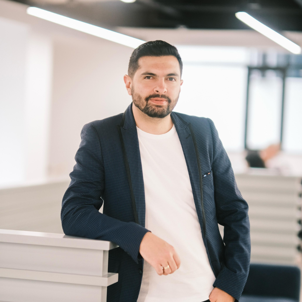 Alejandro Arosemena, alumni UHE que lidera una agencia digital referente en Ecuador