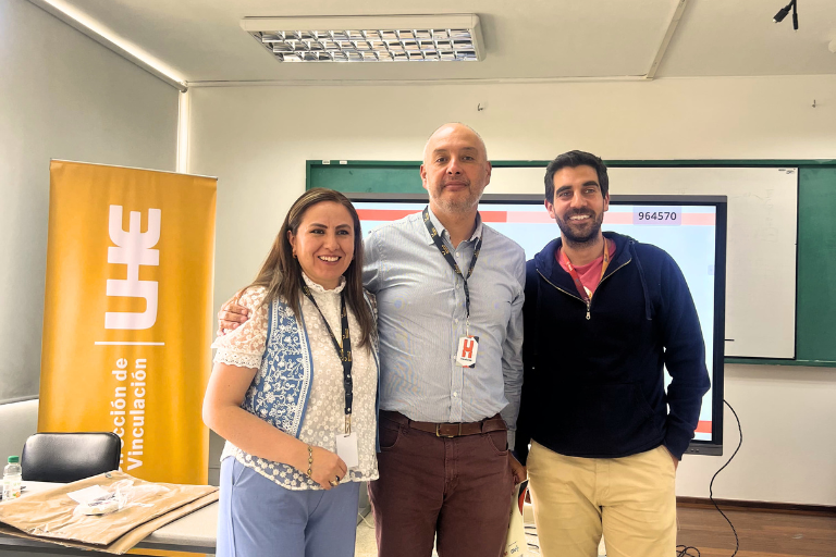 VINCULACION REAPS 1 Universidad Hemisferios Vinculación Uhe Y Puce Impulsan Taller Para Docentes En Aprendizaje Y Servicio