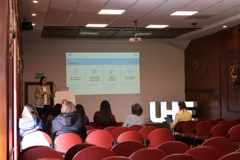 visita de mónica argemi 2 Universidad Hemisferios Universidad Hemisferios Impulsa La Excelencia Educativa Con La Visita De Mònica Argemí De Uic Barcelona