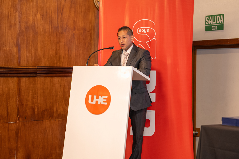 Reconocimiento a profesores Universidad Hemisferios Reconocimiento a Profesores