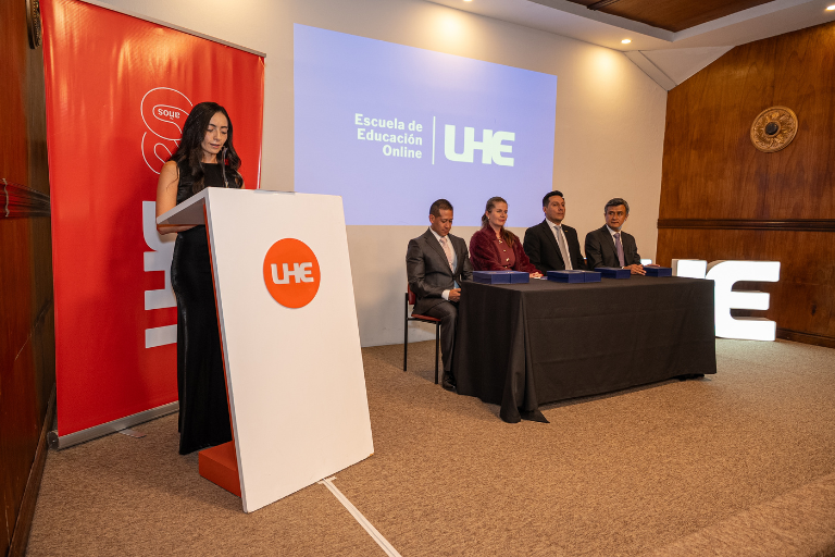 Reconocimiento a profesores Universidad Hemisferios Reconocimiento a Profesores
