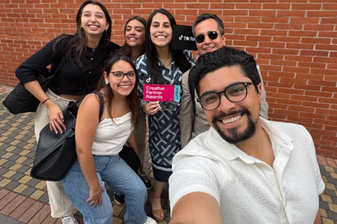 Tiktok Premió a Alumni Uhe
