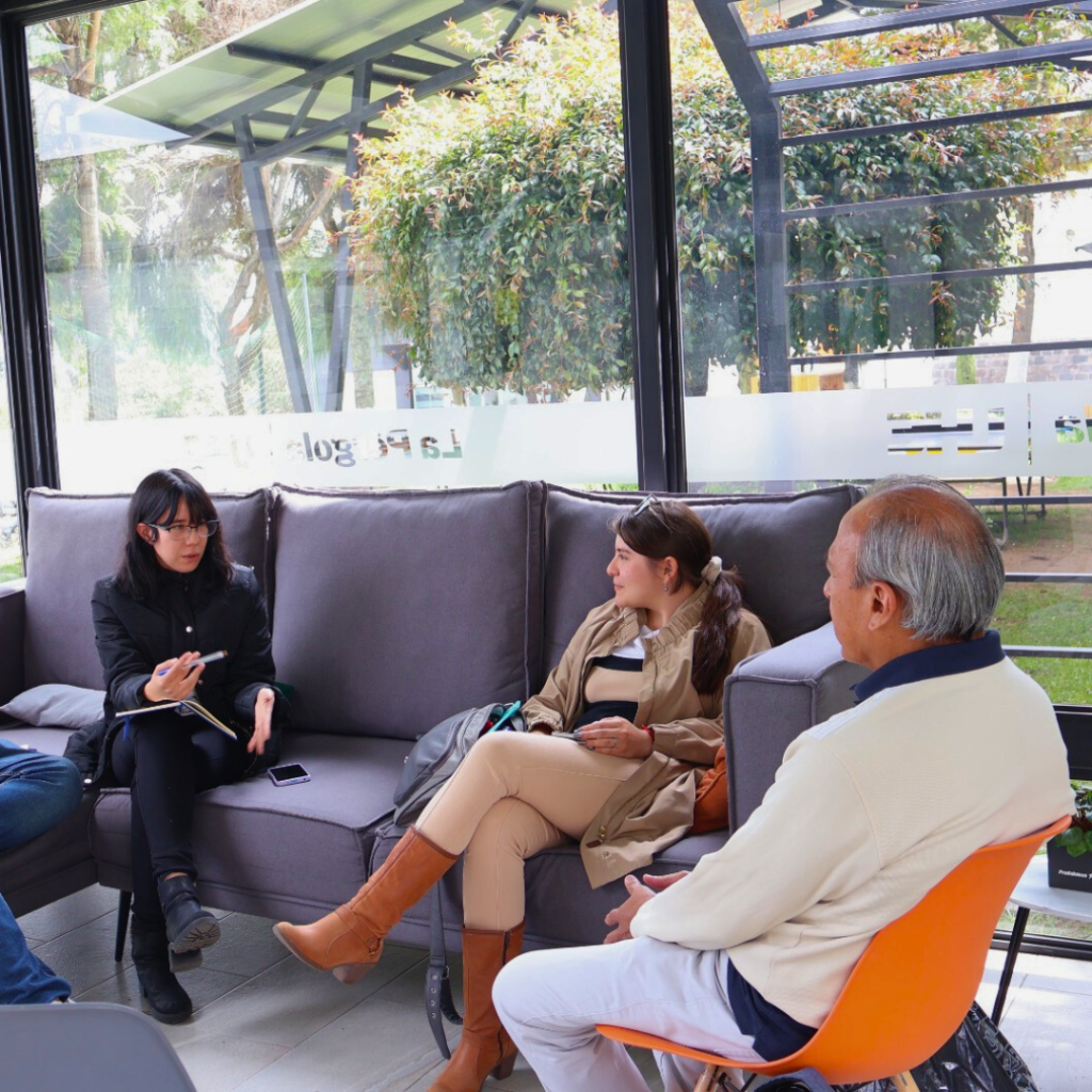 El Club de Lectura UHE promueve el pensamiento crítico universitario