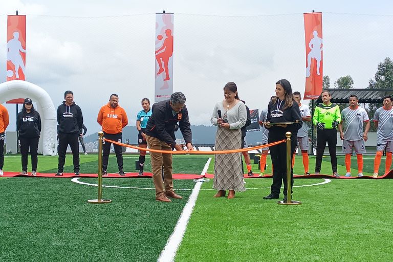 2 Universidad Hemisferios Uhe Inauguró La Nueva Cancha De Fútbol 7 En Su Campus Ecológico