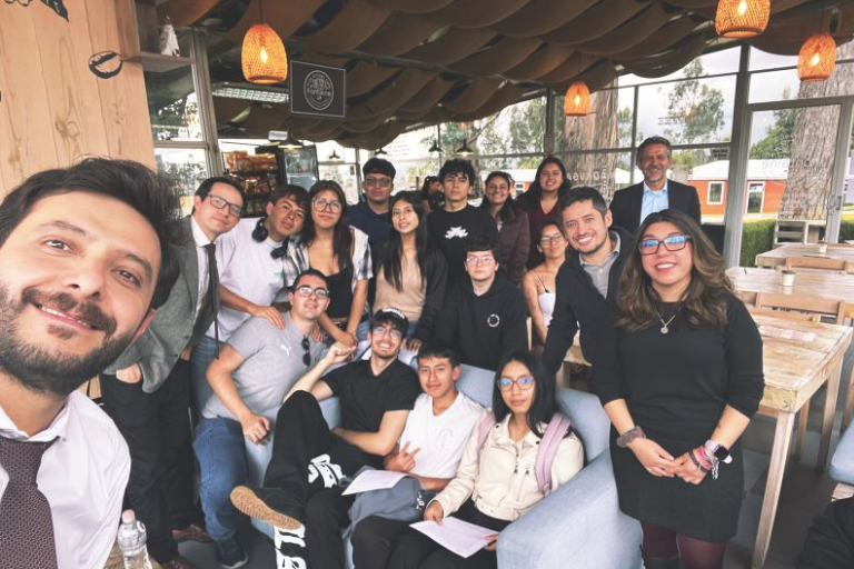 IMÁGENES NOTAS BLOG Universidad Hemisferios Café Filosófico Uhe Estudiantes Dialogaron Sobre La Belleza