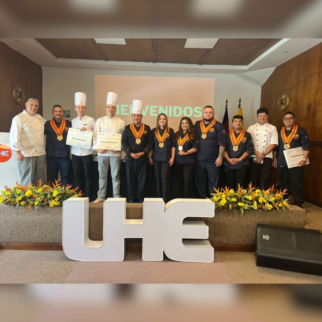 Condecoraciones marcaron el Día Mundial del Chef en la UHE