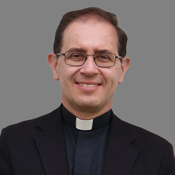 Padre Eduardo Mora
