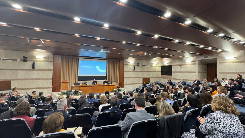 image  Universidad Hemisferios Roma Acoge a Autoridades De La Uhe En Foro Global Sobre Educación Con Sentido