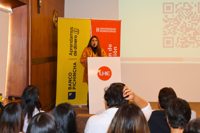 Uhe Impulsa La Educación Financiera Una Charla Para Transformar La Manera De Tomar Decisiones Económicas
