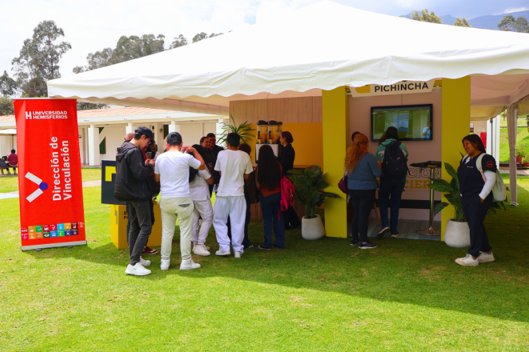 Uhe Impulsa La Educación Financiera Una Charla Para Transformar La Manera De Tomar Decisiones Económicas