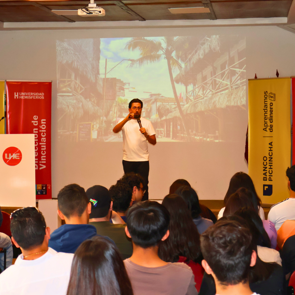 UHE impulsa la educación financiera: una charla para transformar la manera de tomar decisiones económicas