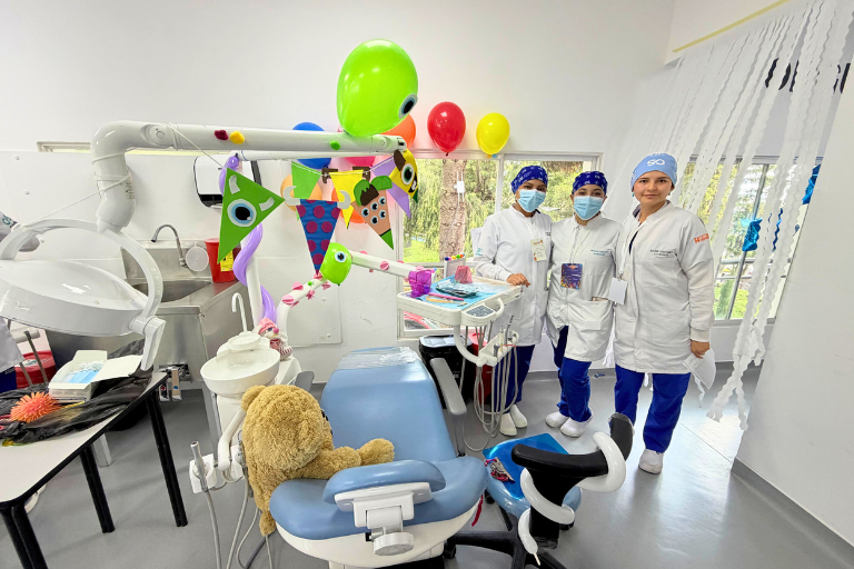 Atención odontológica Universidad Hemisferios Uhe Fortalece Su Compromiso Social Con Atención Odontológica Para Niños De Guayllabamba