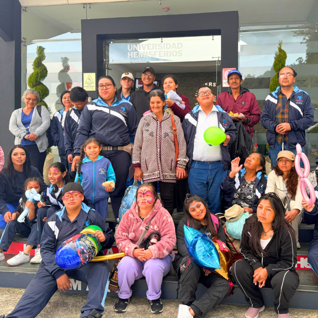 UHE fortalece su compromiso social con atención odontológica para niños de Guayllabamba