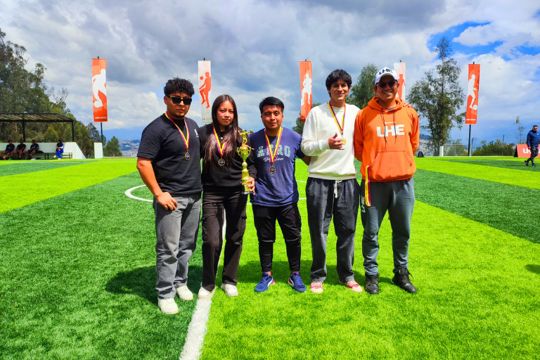 Clausura Uhe Sports Con Premiaciones Integración Y La Final Del Torneo De Fútbol 