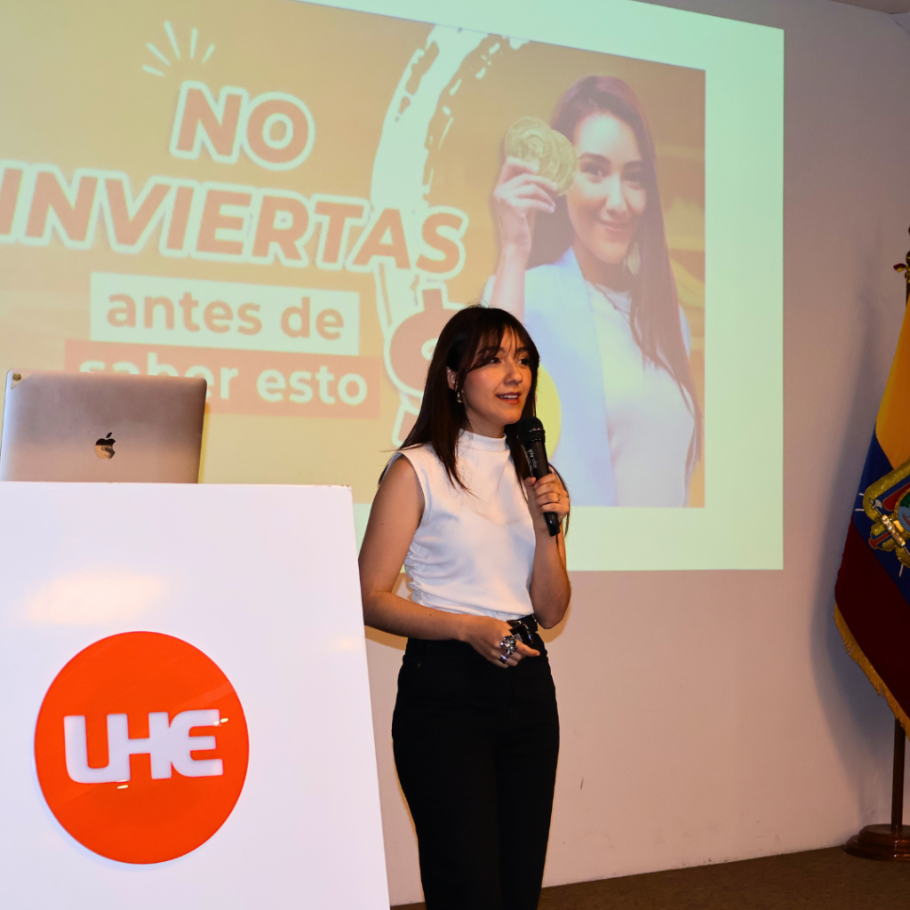 UHE y Diners Club ofrecen charla de Educación Financiera para fortalecer competencias económicas de los estudiantes