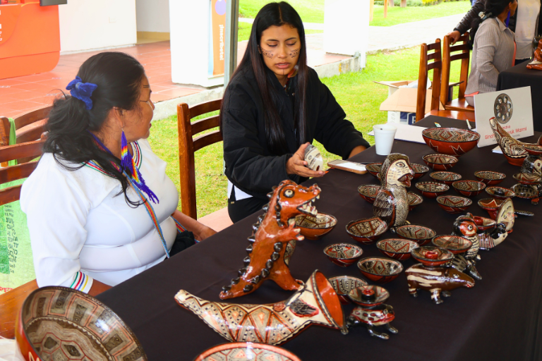 Se Desarrolló El Diálogo Intercultural la Tradición Artesanal De Pastaza Para Promover La Memoria Cultural Amazónica