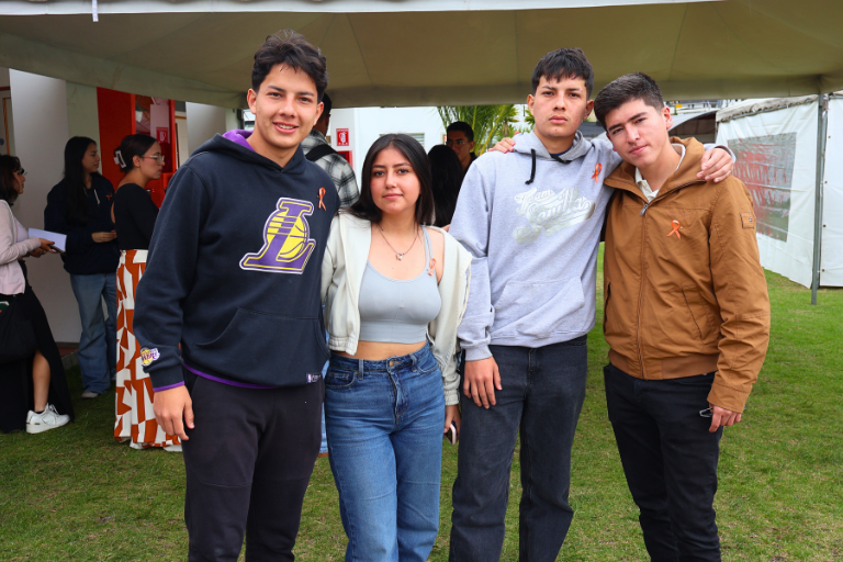 La Uhe Conmemoró El Día Internacional De La No Violencia Contra La Mujer Con Un Mural Participativo