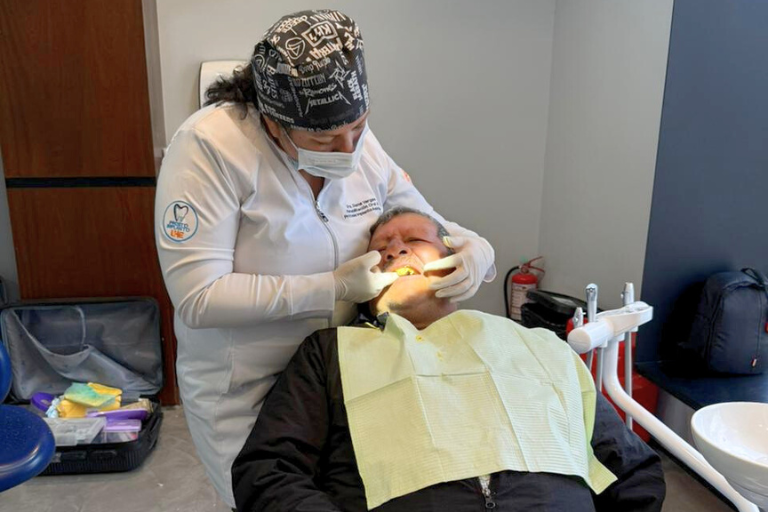 Prótesis Universidad Hemisferios Prótesis Dentales a Adultos Mayores De Cosanga Para Fortalecer Su Calidad De Vida