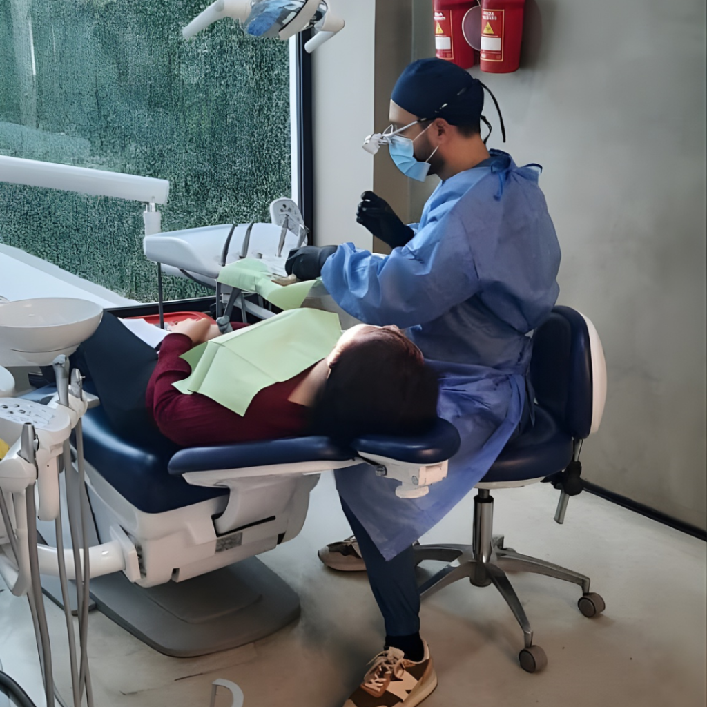 Atención odontológica a personas en situación de vulnerabilidad a través del proyecto “Juntos por Ecuador”