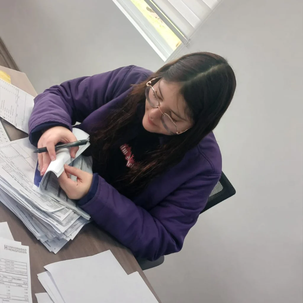 notaarchivo3 Universidad Hemisferios Jornadas Archivísticas Fortalecen La Gestión Documental En La Uhe