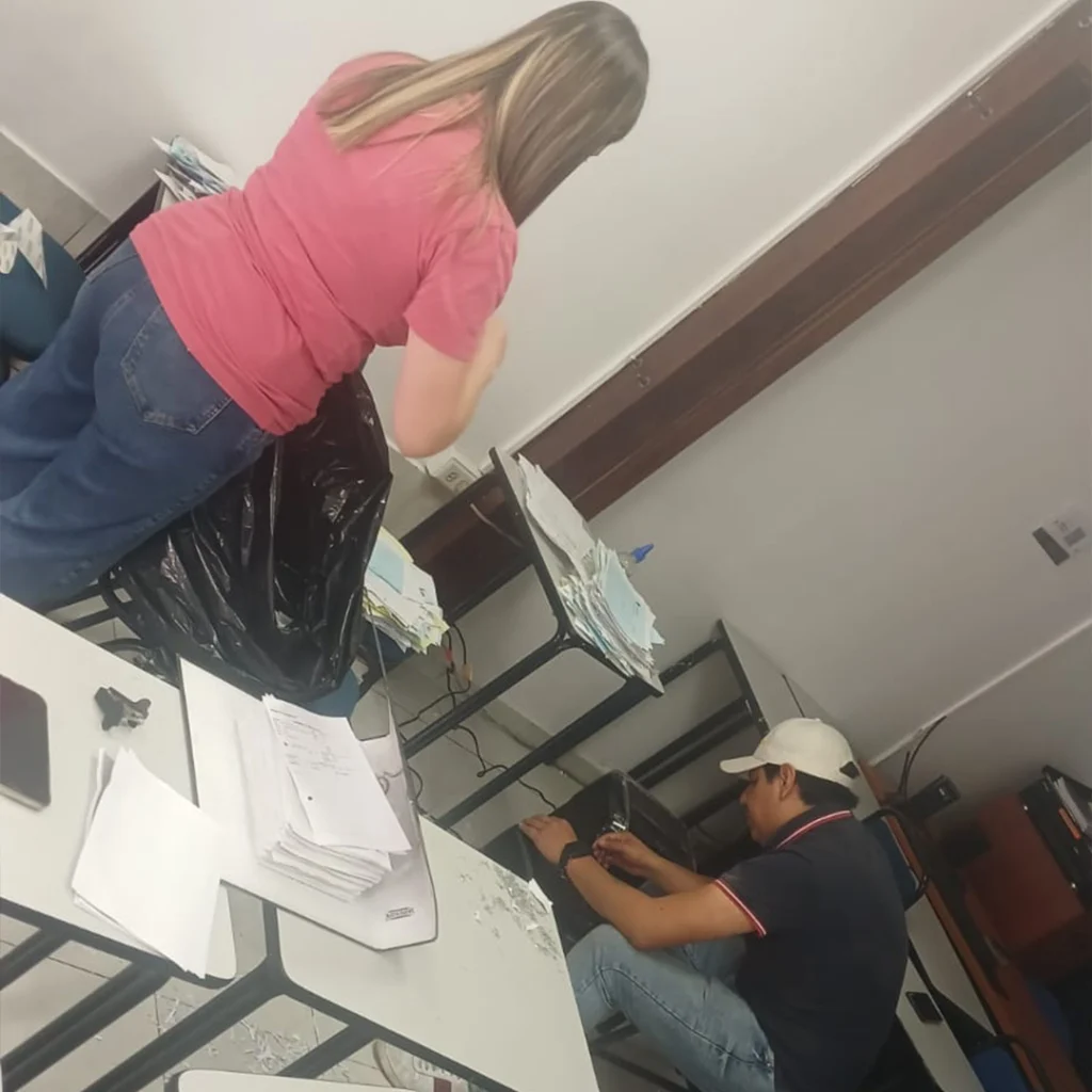 notaarchivo4 Universidad Hemisferios Jornadas Archivísticas Fortalecen La Gestión Documental En La Uhe