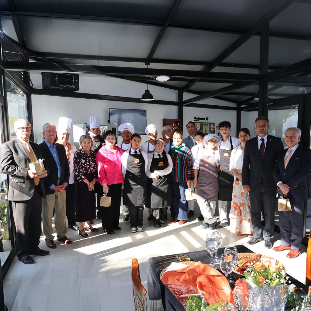 Asociación de Amigos UHE Universidad Hemisferios Asociación De Amigos Uhe