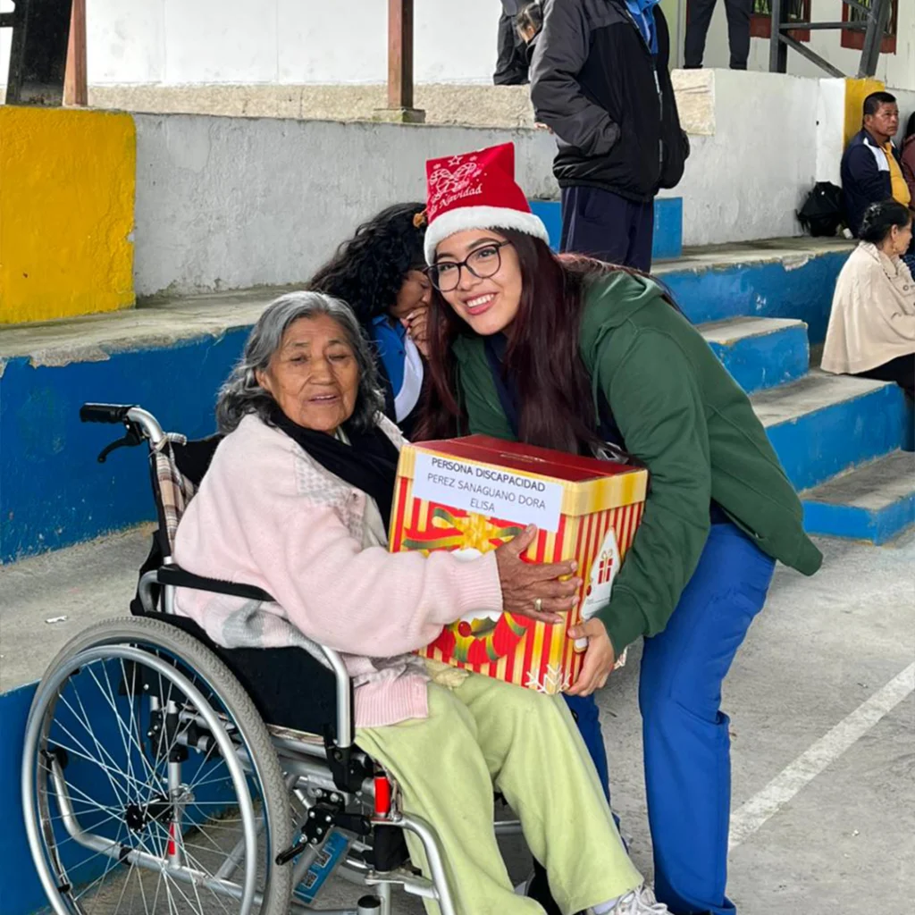 Uhe Llevó a Cabo Un Agasajo Navideño Para La Comunidad De Cosanga