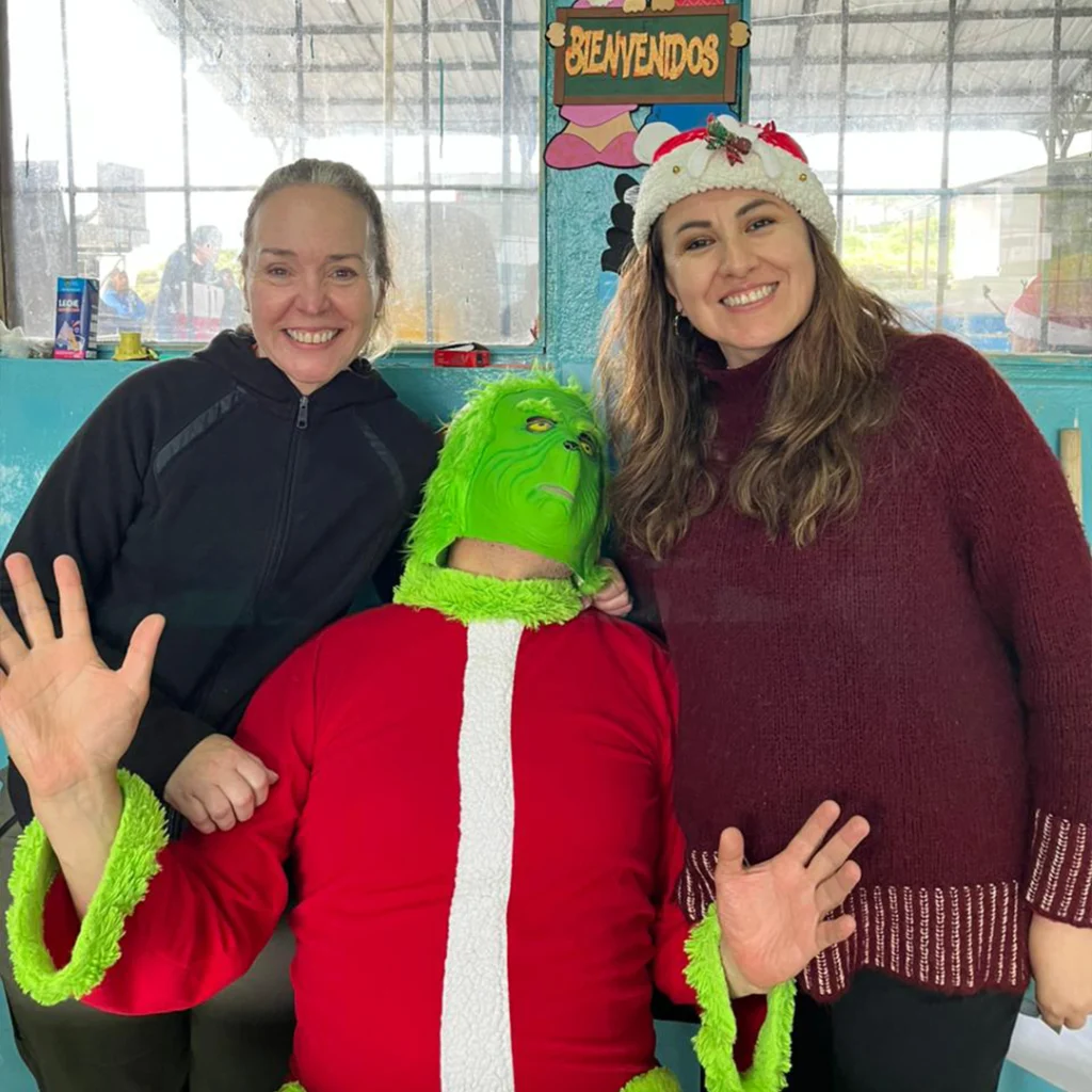 Uhe Llevó a Cabo Un Agasajo Navideño Para La Comunidad De Cosanga