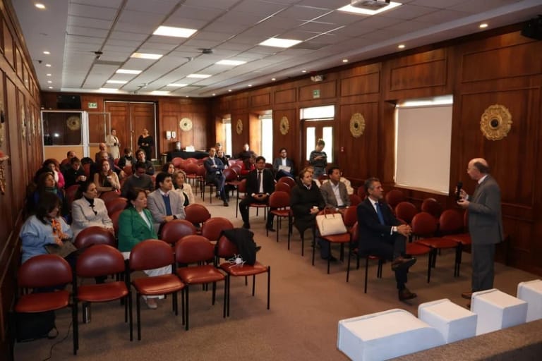 WhatsApp Image 20260129 at 102909 AM 2 Universidad Hemisferios La Universidad Hemisferios Impulsa Un Liderazgo Universitario Con Sentido Humano a Través De Su Curso De Formación Para Directivos