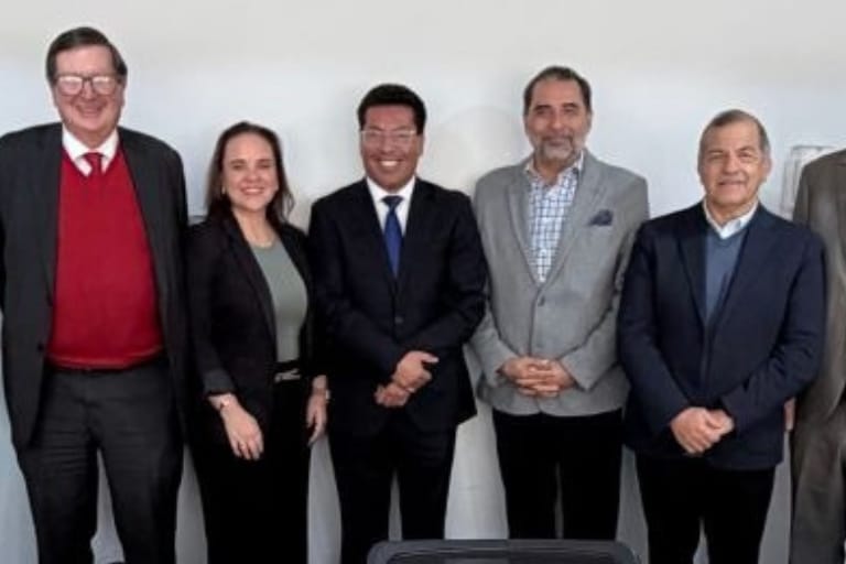 Universidad Hemisferios aporta al diálogo nacional sobre seguridad, paz y desarrollo