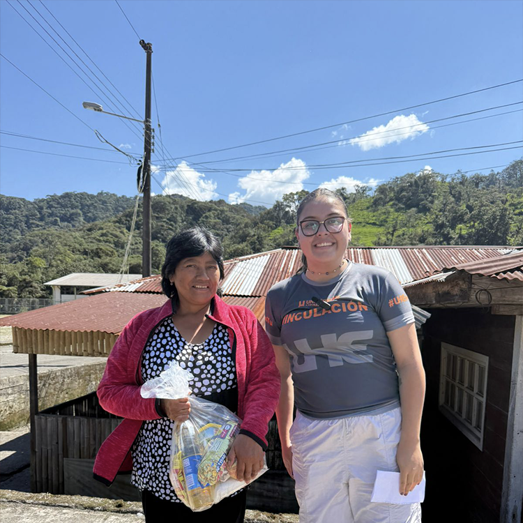 UHemisferios fortalece su compromiso social con jornada solidaria en Cosanga