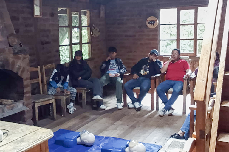 Estudiantes de Enfermería de la UHemisferios capacitan en prevención de salud en Yunguilla