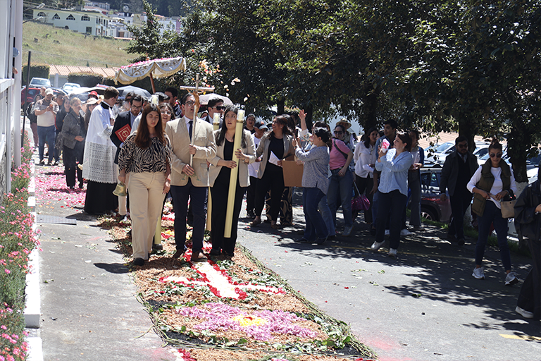 La Universidad Hemisferios celebró el Corpus Christi con una jornada de fe y comunidad