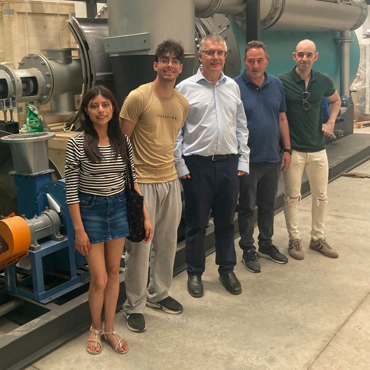 Estudiantes de Ingeniería de la Universidad Hemisferios fortalecen su formación con una experiencia académica internacional