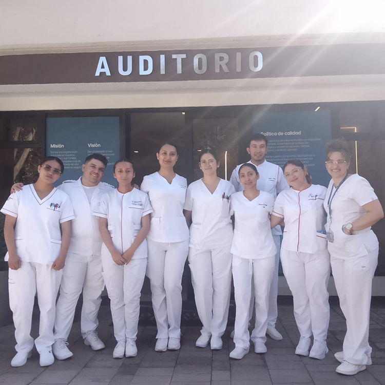 Primera cohorte de la Carrera de Enfermería inicia su Internado Rotativo en el Hospital de los Valles
